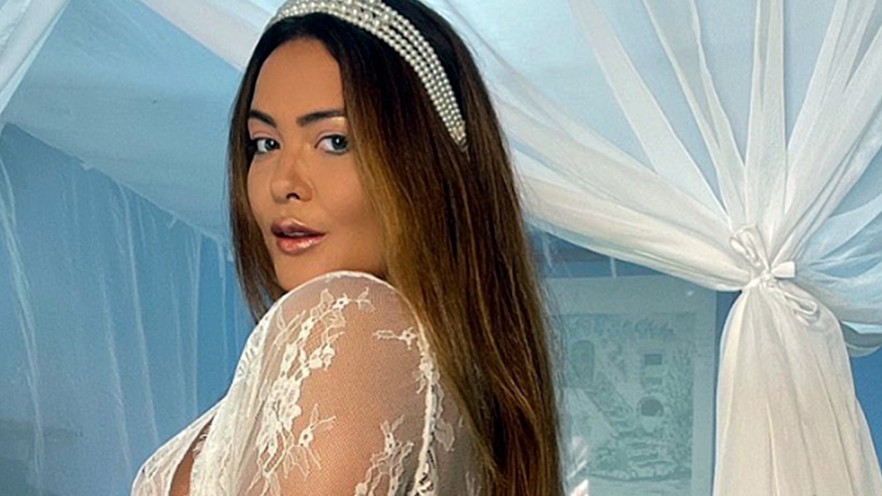 Geisy Arruda causou nas redes com ensaio de noiva (Instagram)