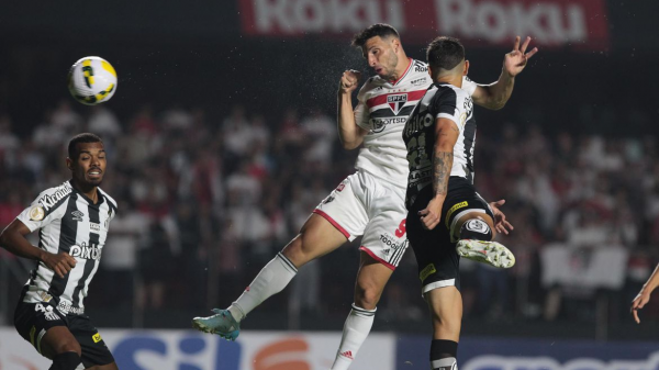 Com pênalti polêmico São Paulo vence Santos (Reprodução/SPnet)