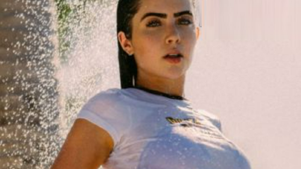 De camiseta molhada Jade Picon diz que ama o calor (Instagram)
