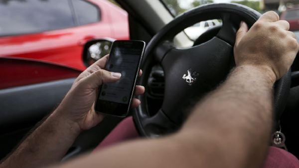 Maio amarelo: Cuidado com celular ao volante (M.Camargo/EBC)