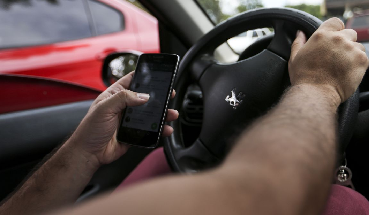 Maio amarelo: Cuidado com celular ao volante (M.Camargo/EBC)