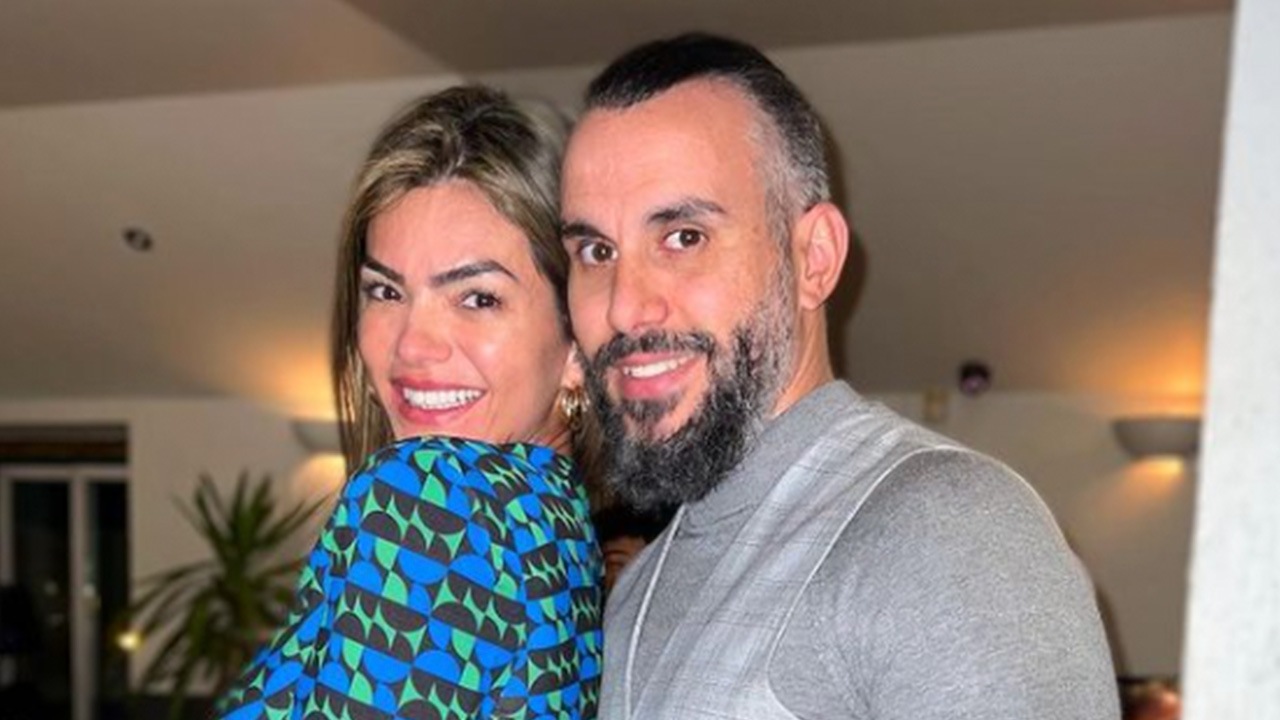A cantora Kelly Key em registro com o marido Mico Freitas (Instagram)