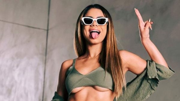 Lexa enlouqueceu seguidores usando body de couro em vídeo (Instagram)