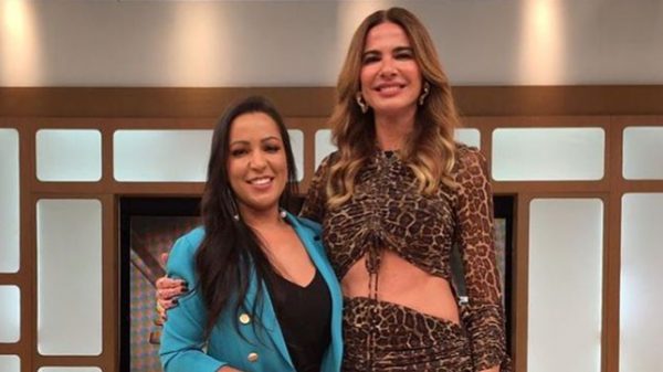 Sandra Mara com Luciana Gimenez nos bastidores do Super Pop (Reprodução/Instagram)