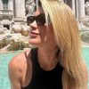 Flávia Alessandra desfila toda sua beleza pelas ruas da Itália (Instagram)