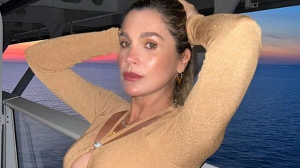 Flávia Alessandra encanta seguidores e mostra suas curvas aos 48 anos (Instagram)
