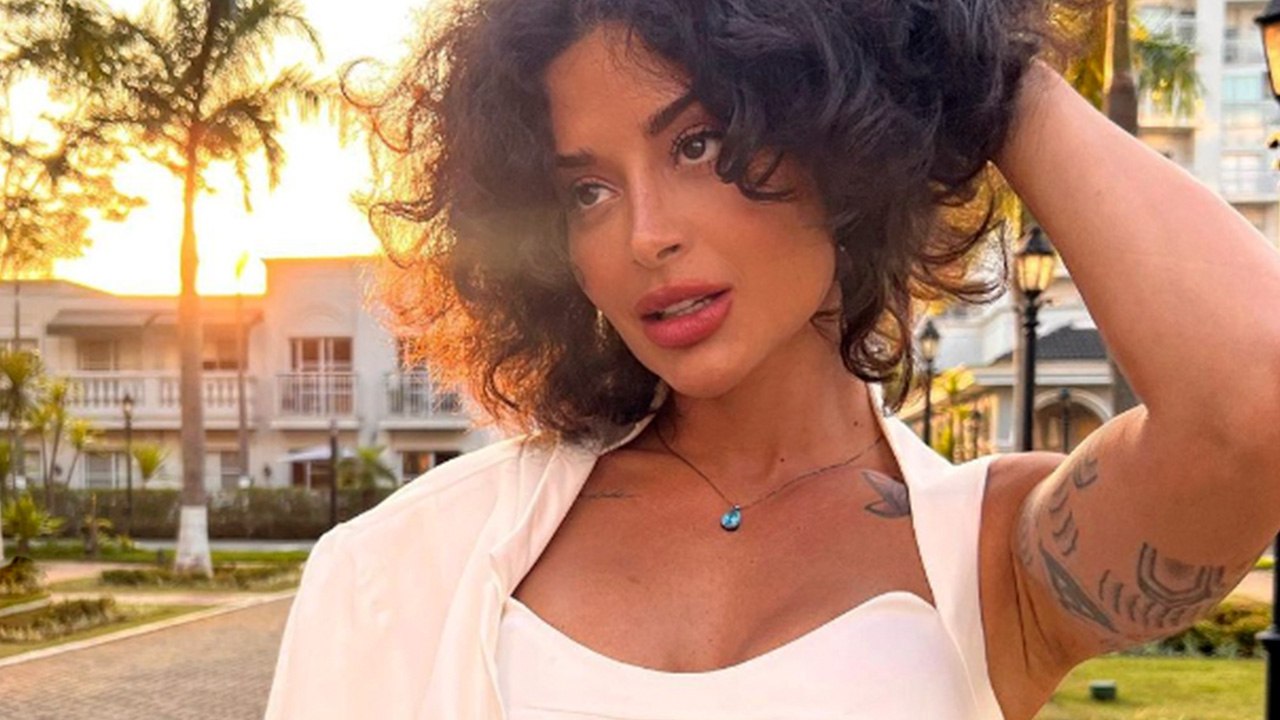 Aline Campos exibe corpo escultural e tatuagem estilosa e encanta (Instagram)