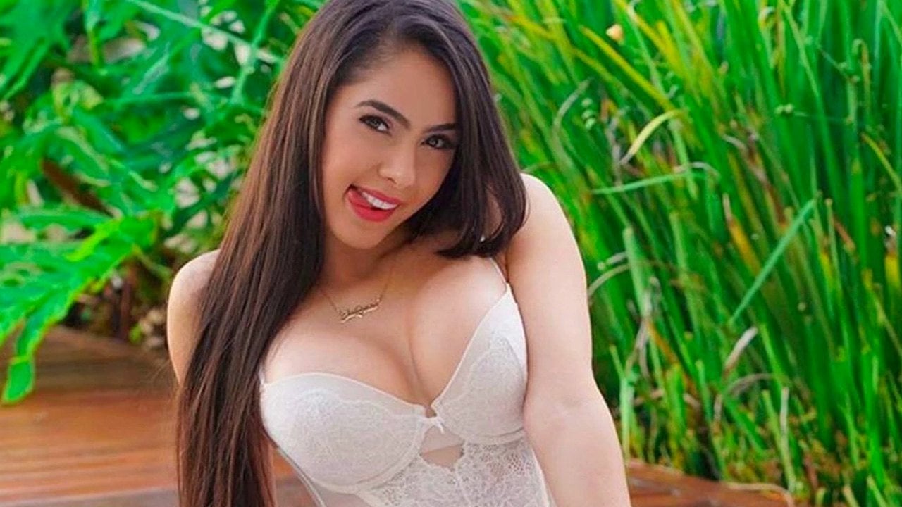 Juliana Bonde abusa da transparência e leva público ao delíro em show (Instagram)