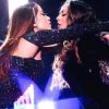 Anitta provoca reações do público ao beijar a bailarina Ohana Lefundes (Instagram)