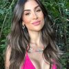 Bianca Andrade esbanja beleza em registro de foto feito em Noronha (Instagram)