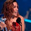 Anitta se emociona no discurso de agradecimento após ganhar VMA por "Best Latin" (Reprodução/MTV)