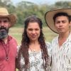 Silvero Pereira com Juliano Cazarré e Isabel Teixeira nos bastidores de "Pantanal" (Instagram)
