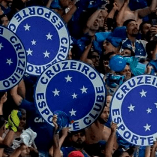Cruzeiro faz as pazes com a torcida e comemora aceso à série A (Divulgação)