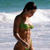 Jade Picon impressiona com barriga trincada em dia de praia (Instagram)