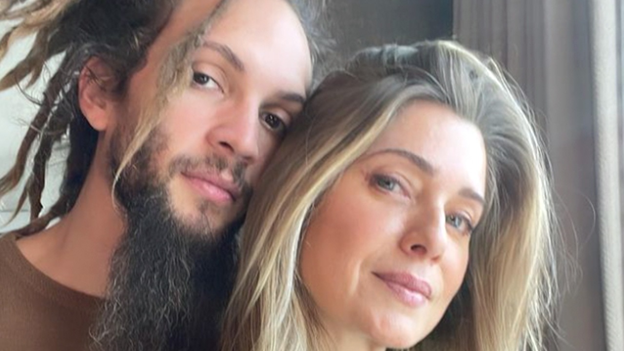 Letícia Spiller em registro com o marido Pablo Vares (Instagram)