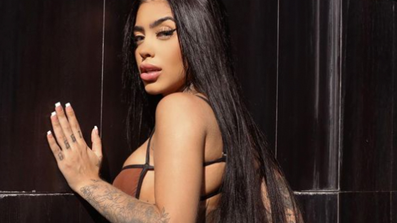 Mirella respondeu seguidores sobre estar solteira e esbanjou sensualidade nos stories (Instagram)