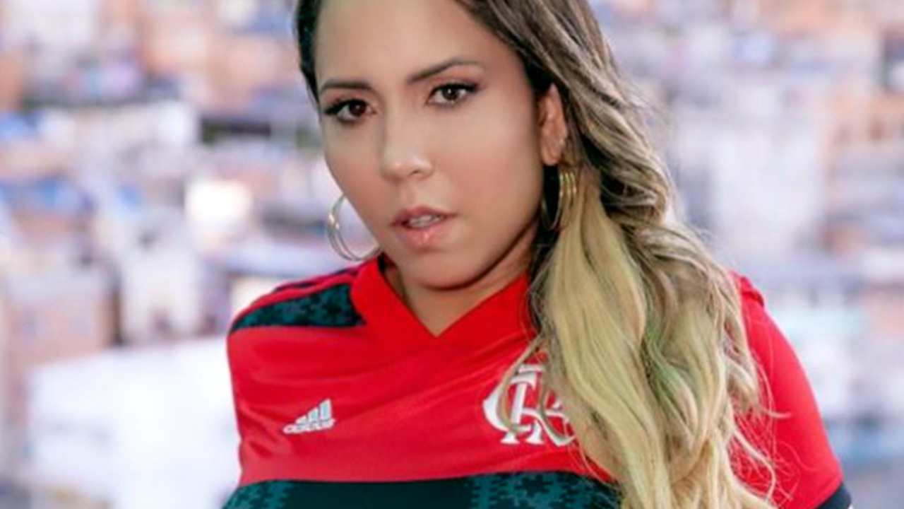 Renata Frisson causou rebuliço na torcida do Flamengo e no resto da web (Instagram)