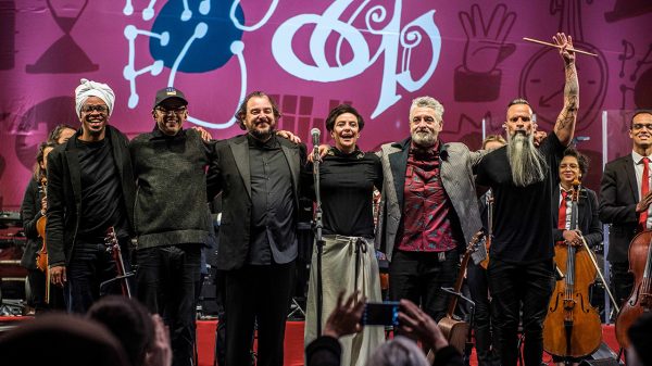 Pato Fu celebra 30 anos de banda junto com Orquestra Ouro Preto
