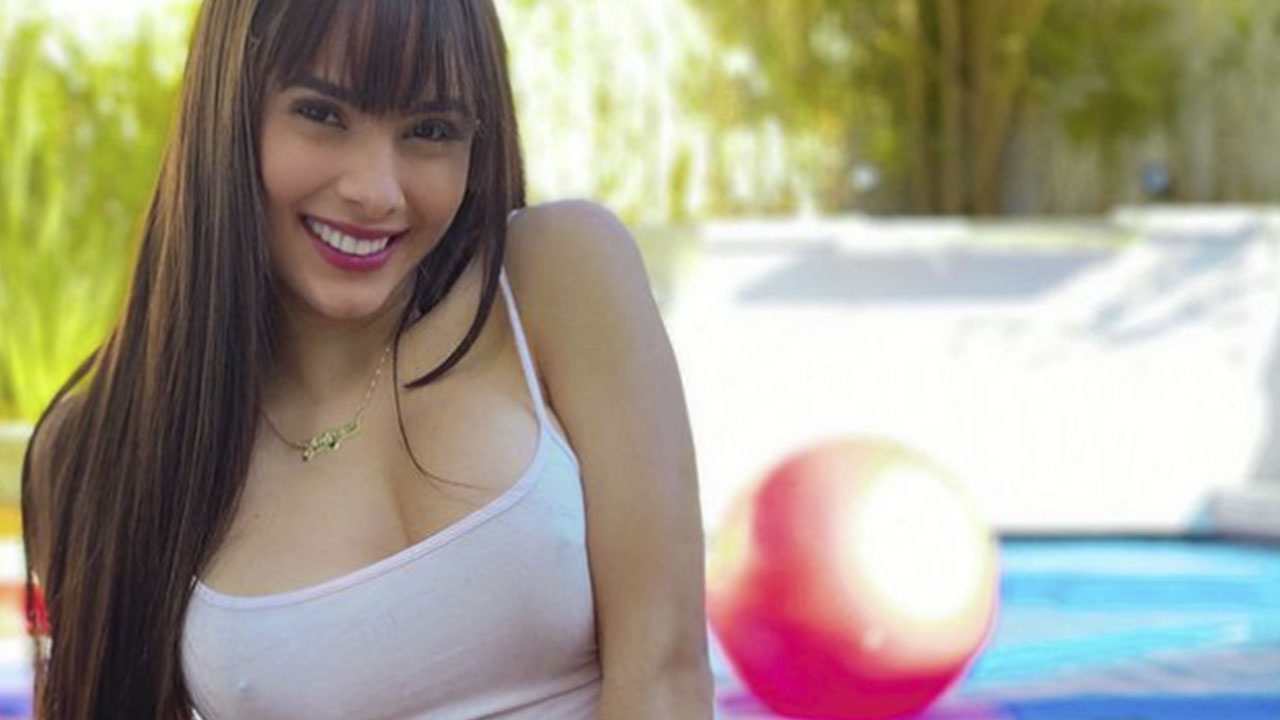 Juliana Bonde gerou reações dos seguidores mostrando detalhe de lingerie (Instagram)