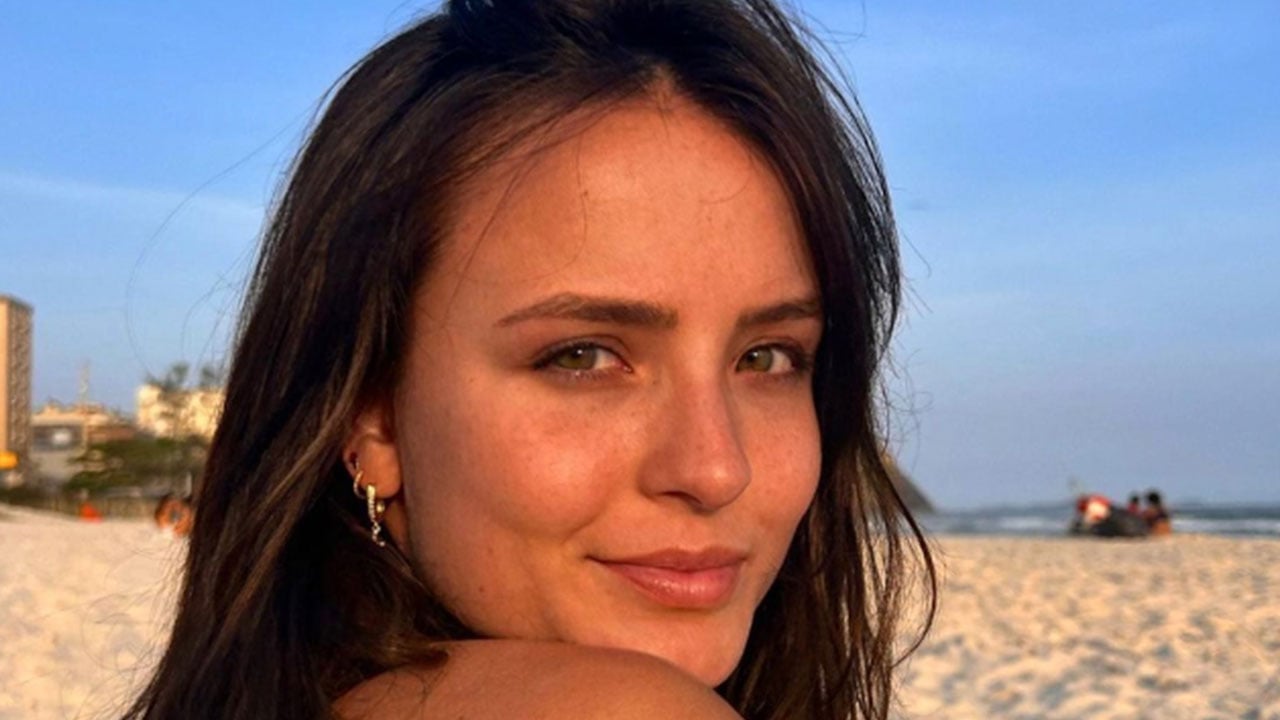Larissa Manoela curte praia com o namorado e esbanja beleza e boa forma (Instagram)