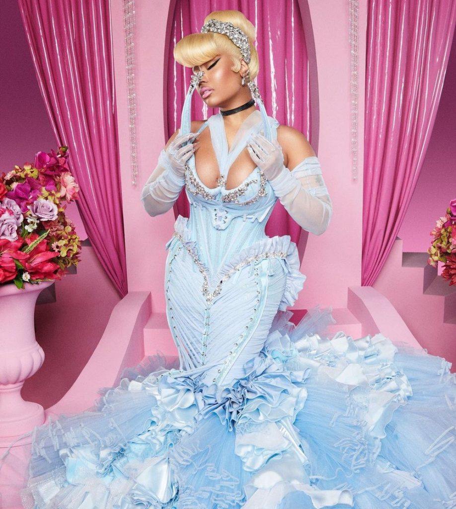Nicki Minaj como ‘Chunderella’ no Halloween 2022 — Foto: Reprodução/Instagram