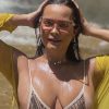 Geisy Arruda encanta seguidores com ensaio na cachoeira (Instagram)