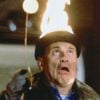 Joe Pesci na cena da touca que pega fogo em "Esqueceram de Mim" (Reprodução)