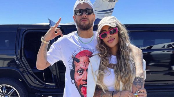 Rafaella Santos, em registro com o irmão Neymar Jr, promoveu festa em sua casa (Instagram)