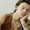 Harry Styles vem quebrando recordes na carreira e está cada vez mais rico (Divulgação)