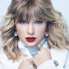 Taylor Swift vive paixão intensa em seu novo videoclipe “Lavender Haze” (Divulgação)