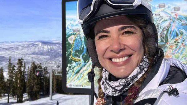 Luciana Gimenez sofreu acidente enquanto esquiava em Aspen, nos Estados Unidos (Reprodução)