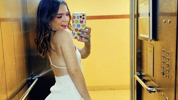 Mel Maia esbanja sua boa forma em selfie no elevador e ganha elogios (Instagram)