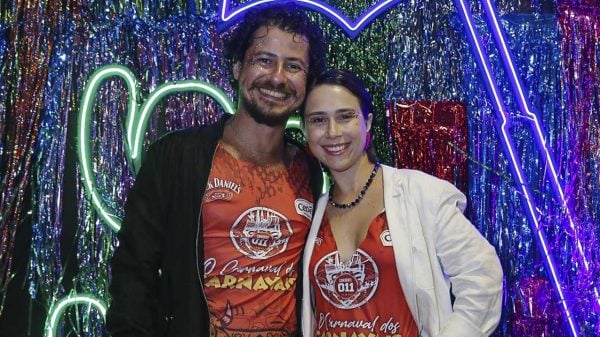 Gustavo Araújo e Daphne Bozaski marcam presença no Camarote 011
