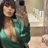 Mirella arrasa em selfie no espelho e decote ousado chama atenção (Instagram)