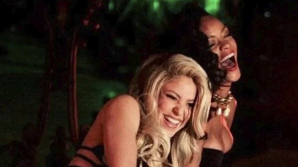 Shakira relembra foto antiga com Rihanna e deseja "melhores vibrações" em noite de show no Super Bowl