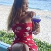 Geisy Arruda saboreia um drink e encanta em praia do Rio de Janeiro (Instagram)