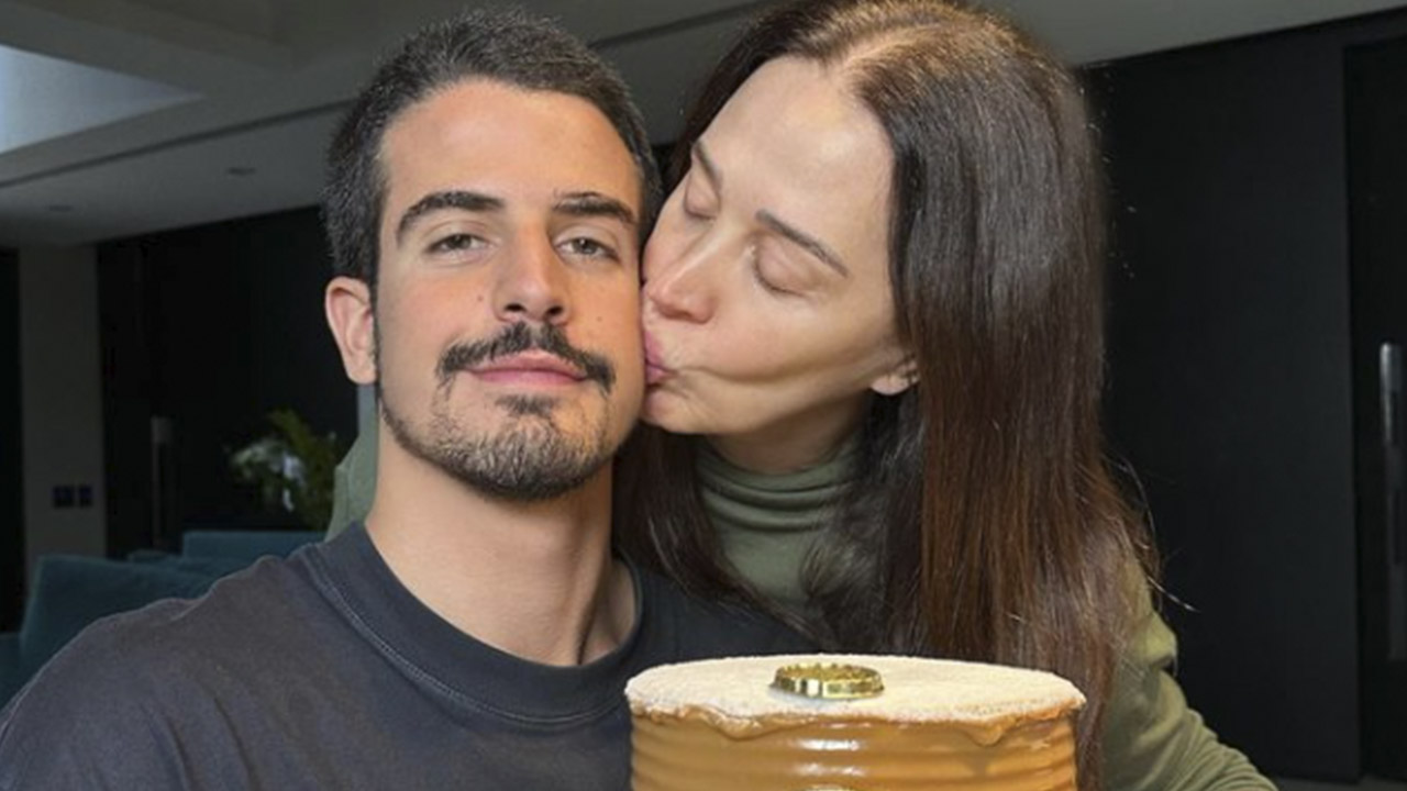 Claudia Raia compartilhou linda homenagem ao filho Enzo, que completou 26 anos