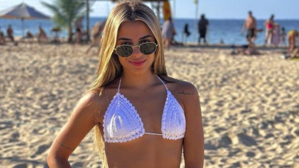 Key Alves atrai olhares com sua beleza em dia de praia (Instagram)