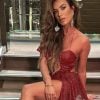 Nicole Bahls capricha na pose com vestido insinuante e destaca beleza (Instagram)