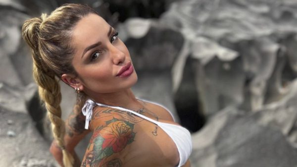 Brenda Paixão "apaixona" seguidores com sua beleza em cliques de fio-dental (Instagram)