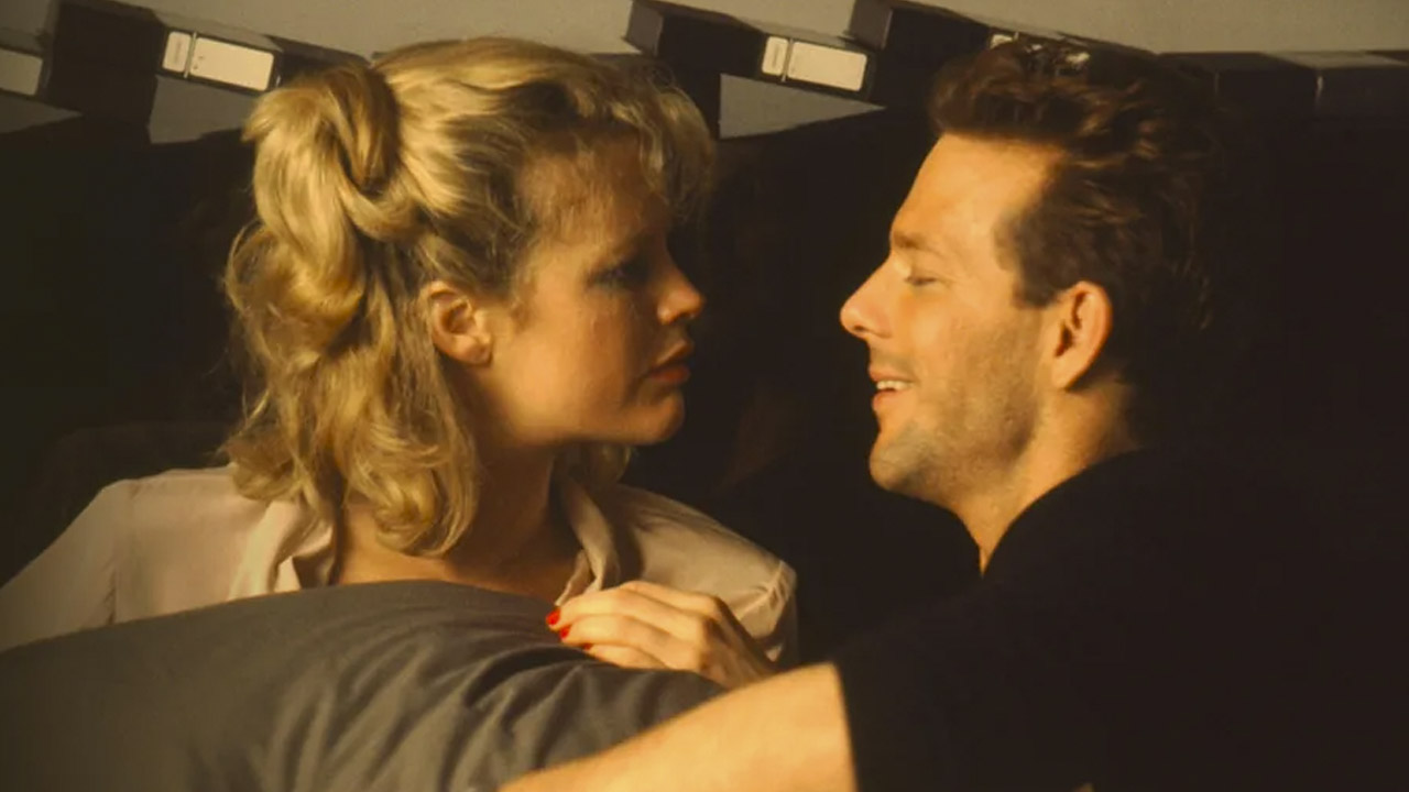 Kim Basinger e Mikey Rourke vivem romance tórrido em "9 e 1/2 semanas de Amor"