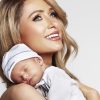 Paris Hilton posa com o filho Phoenix no seu primeiro dia das mães como mãe (Instagram)