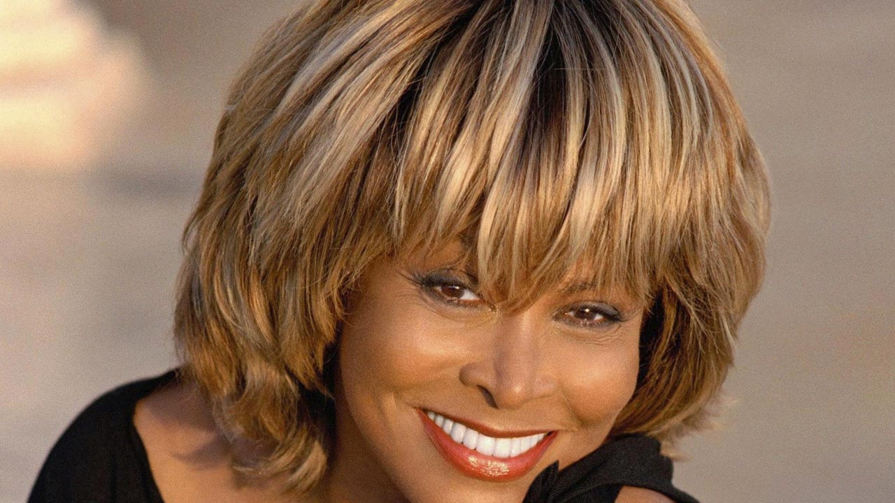 Tina Turner, lenda da música, morreu hoje aos 83 anos