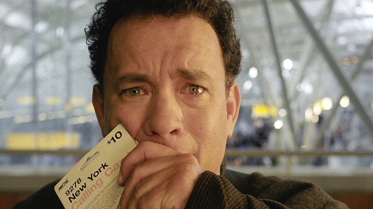 Tom Hanks em ceda de 'O Terminal', sucesso na carreira do ator (Divulgação)