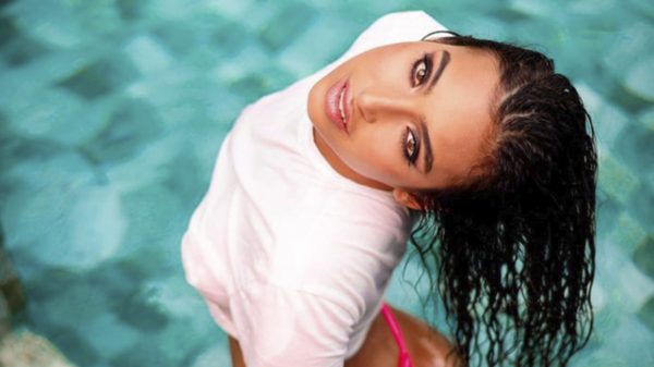 Vanessa Lopes arrasa e ostenta beleza em ensaio na piscina (Instagram)