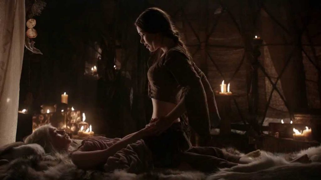 Cena quentissima de Daenerys Targaryen na série Game of Thrones da HBO (Divulgação)
