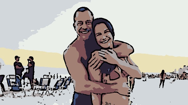 Malvino Salvador posa com a esposa Kyra Gracie em dia de praia e encanta