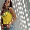 Anitta arrasa e destaca beleza em fotos compartilhadas no perfil
