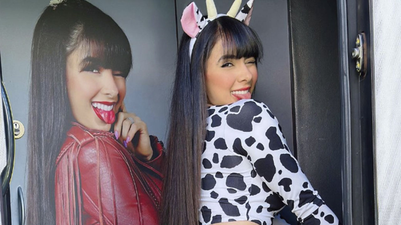 Juliana bonde mostrando