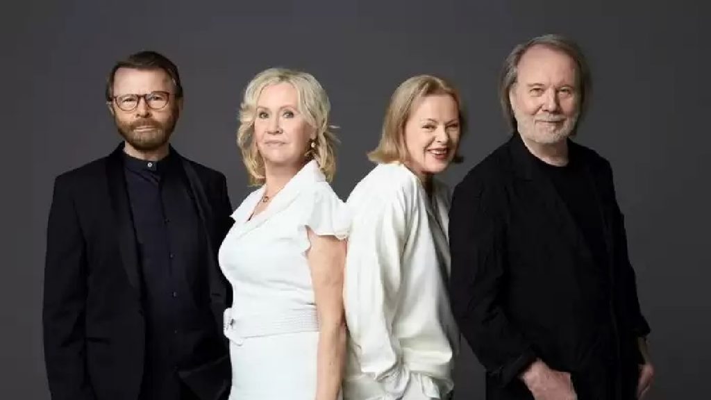 Os integrantes do ABBA atualmente, em 2022, quando retornaram para especiais (Foto: Divulgação)
